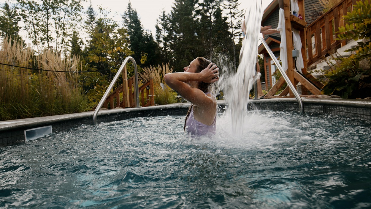 web 03 spas.00 29 05 19.still037