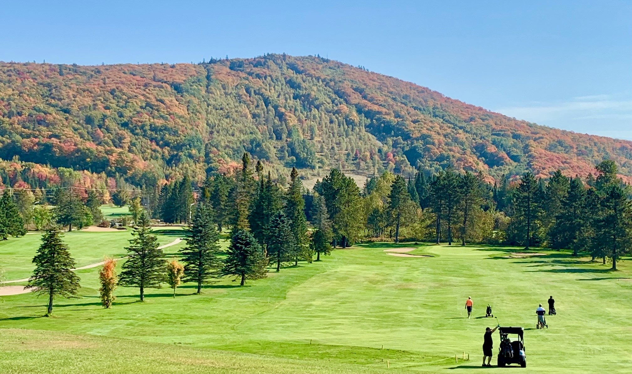 6 Amazing Venues for a Team Meeting in Nature 12 golf
